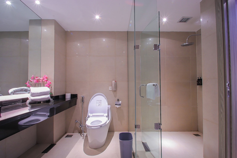 FUGO Hotel Banjarmasin (ex Mercure Banjarmasin) 51/55