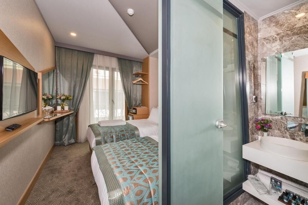 Genova Hotel Spa 60/60