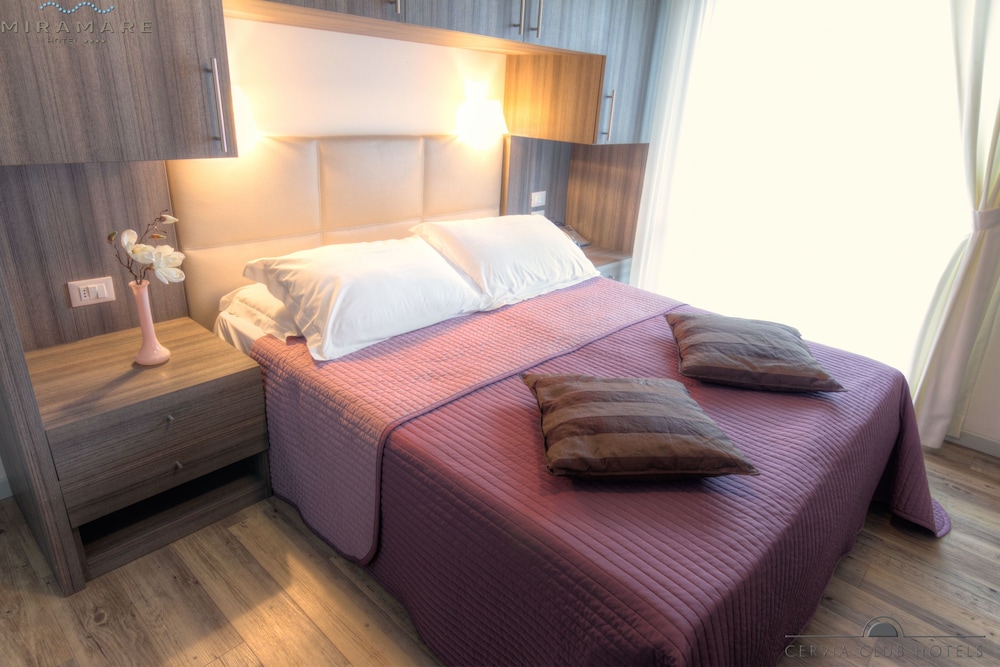 HOTEL MIRAMARE 48/70