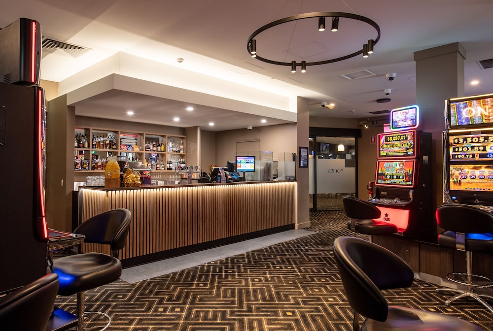MAWSON LAKES HOTEL 47/64
