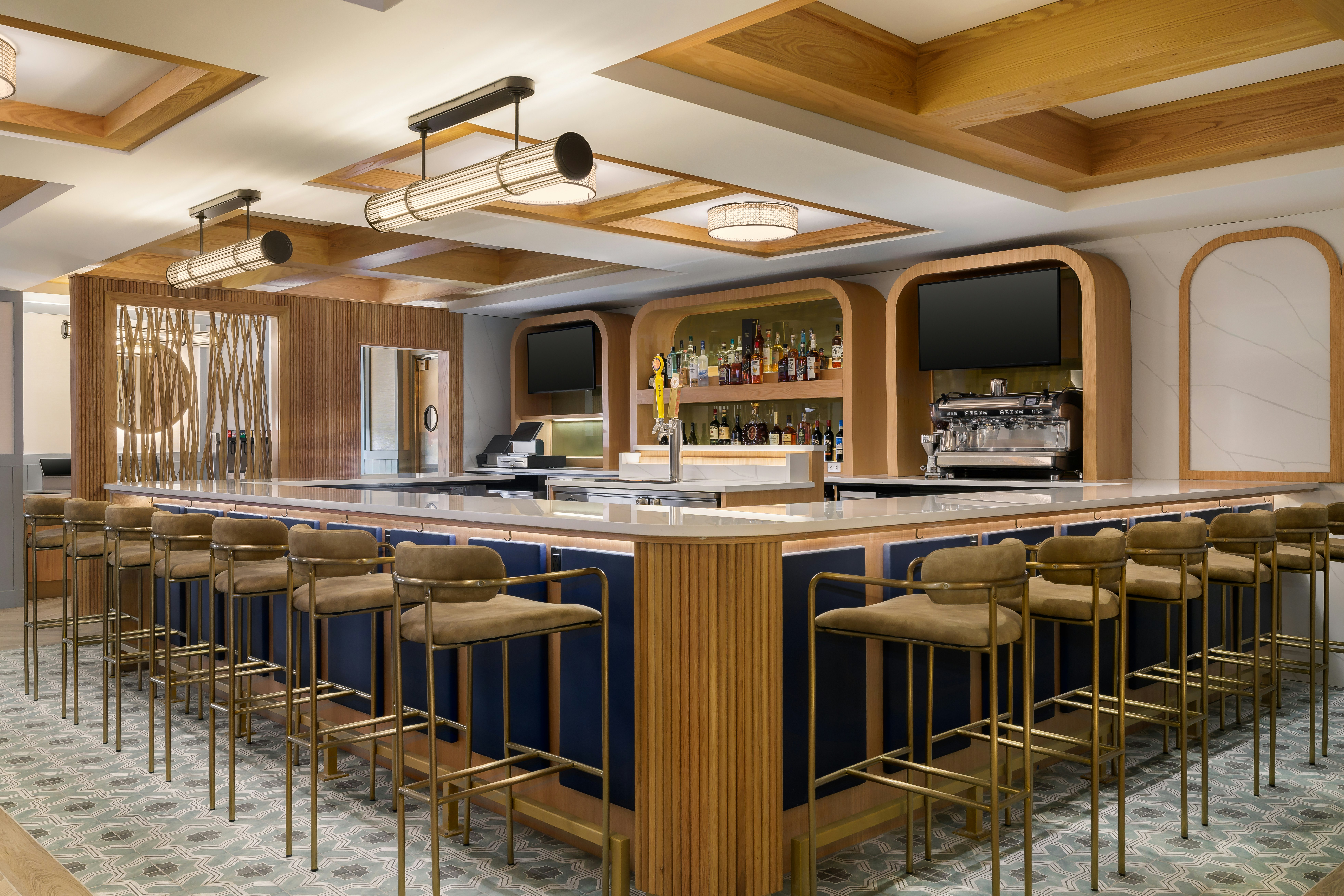 Troy Inn & Suites 46/50