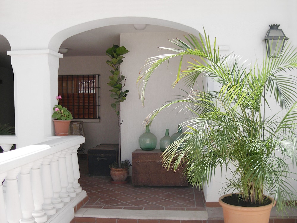 Apartamentos Turisticos La Mundial 12/48