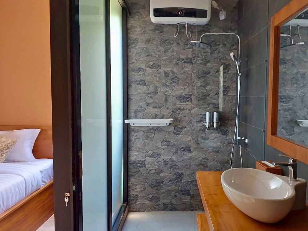 The Happinezz Hills Hotel Karimunjawa 34/36