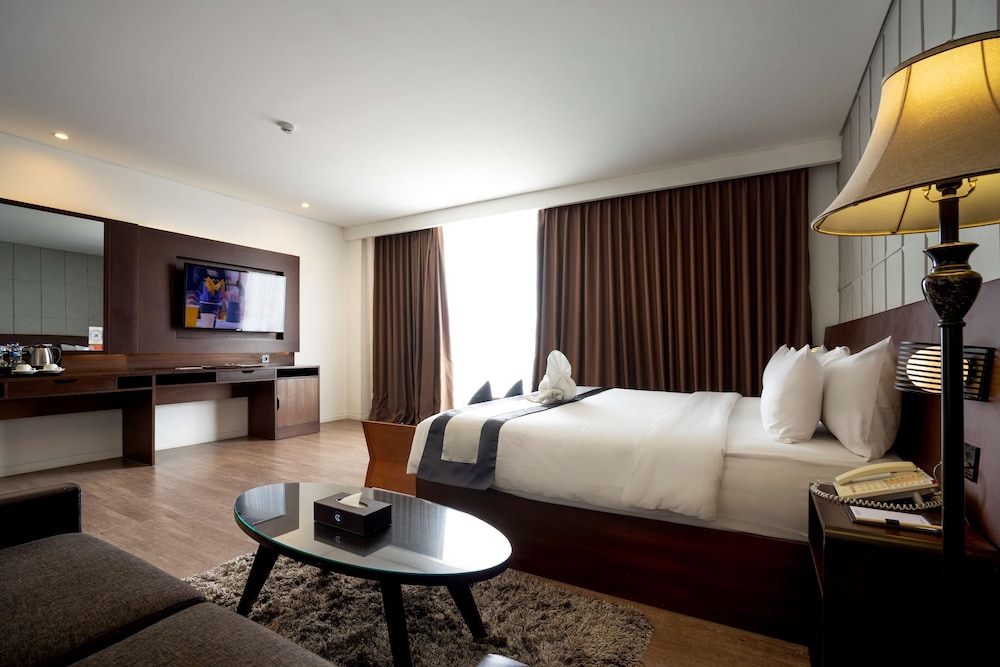Golden Tulip Pontianak 25/64