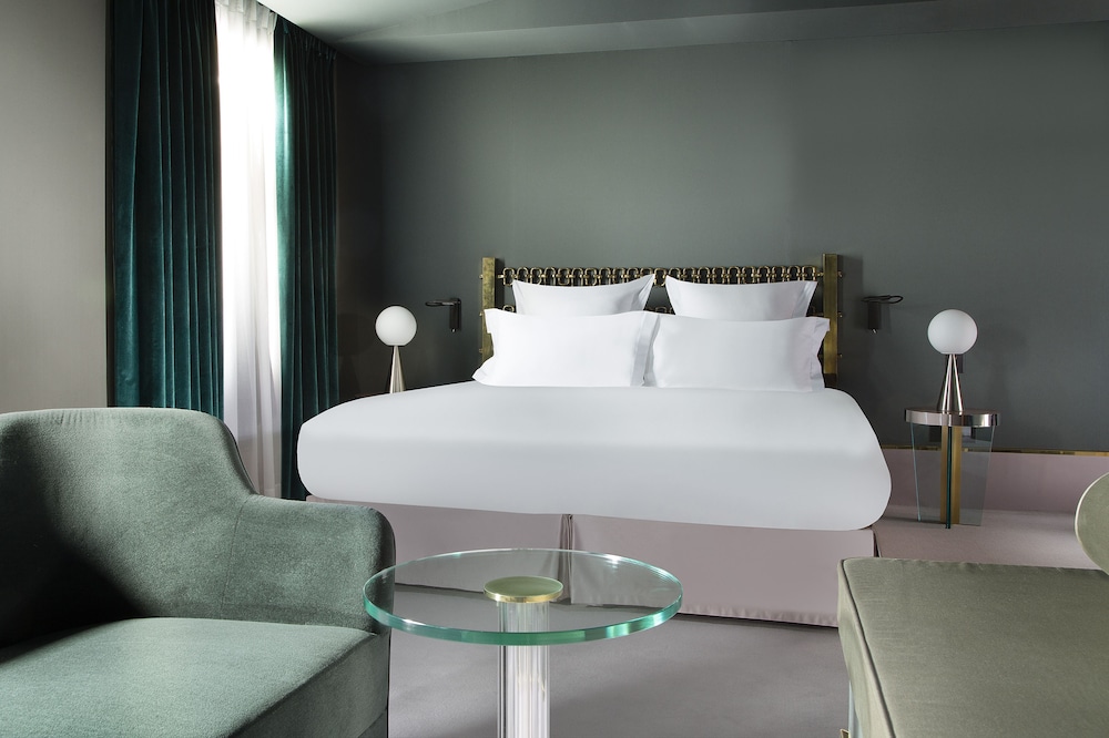 ROOM, TRIPLE