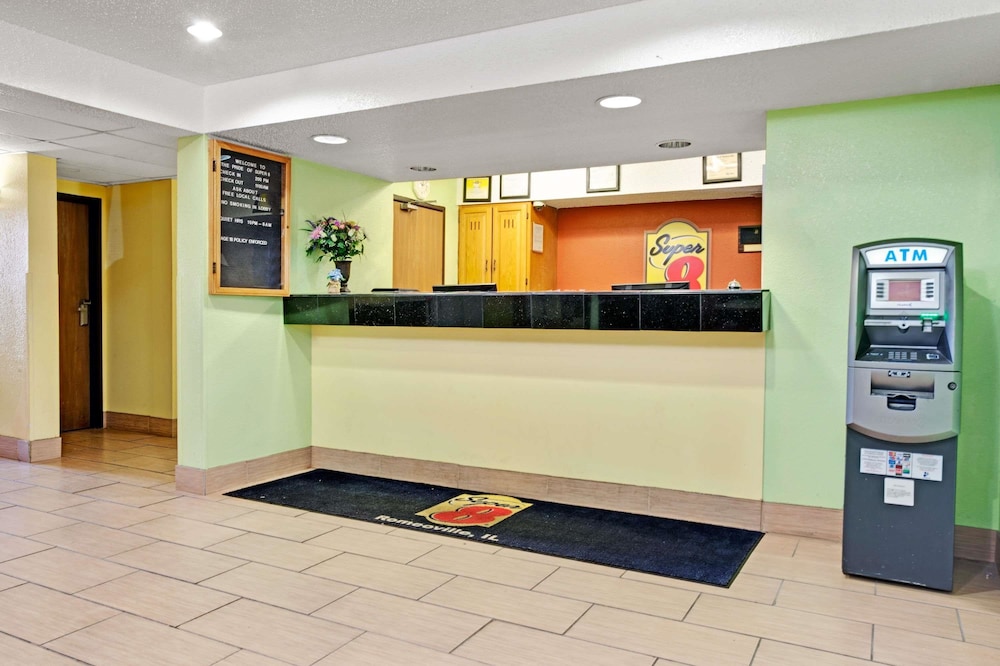 Super 8 By Wyndham Romeoville Bolingbrook 6/18