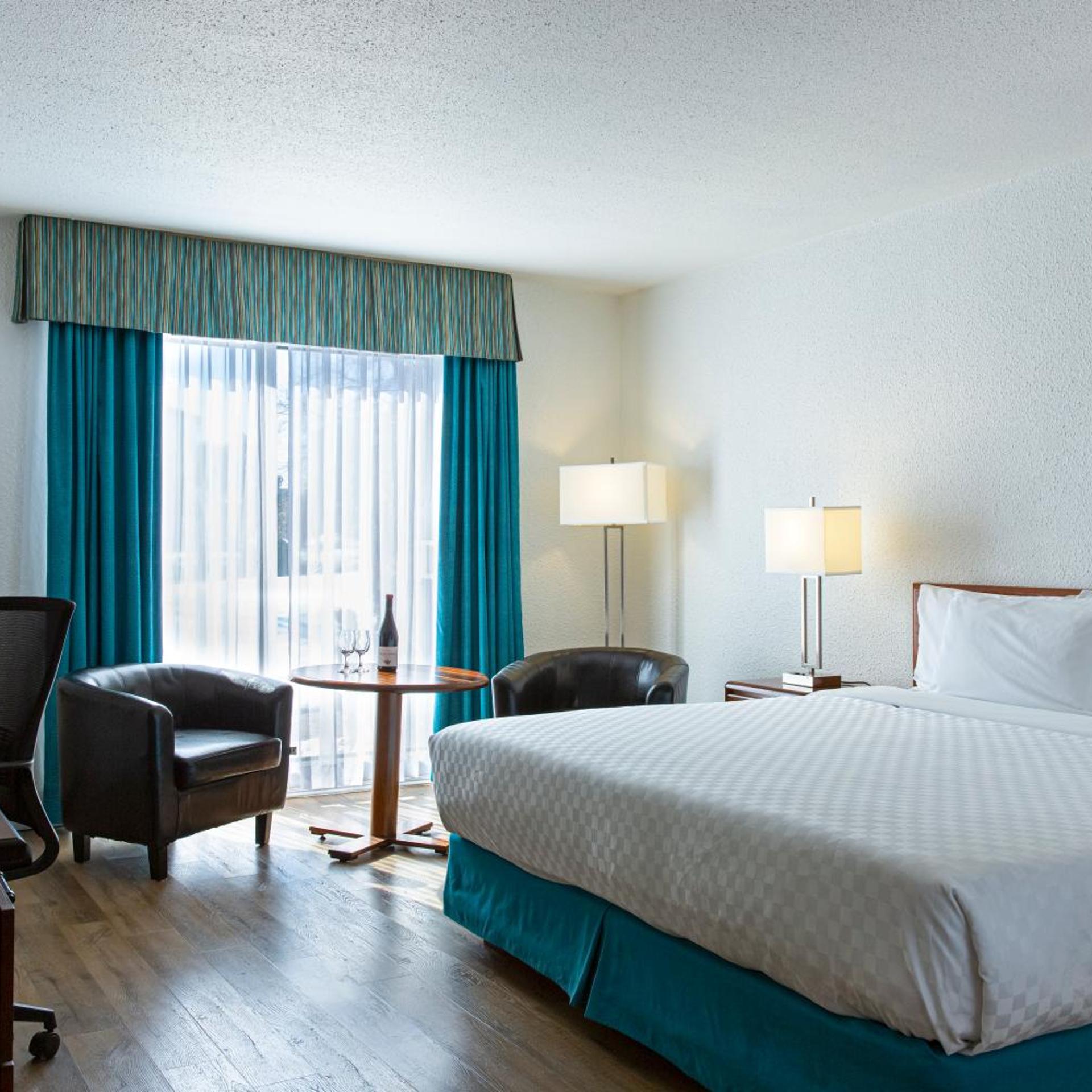 Standard, King Bed, Hotel L Oiseliere Montmagny 4/8