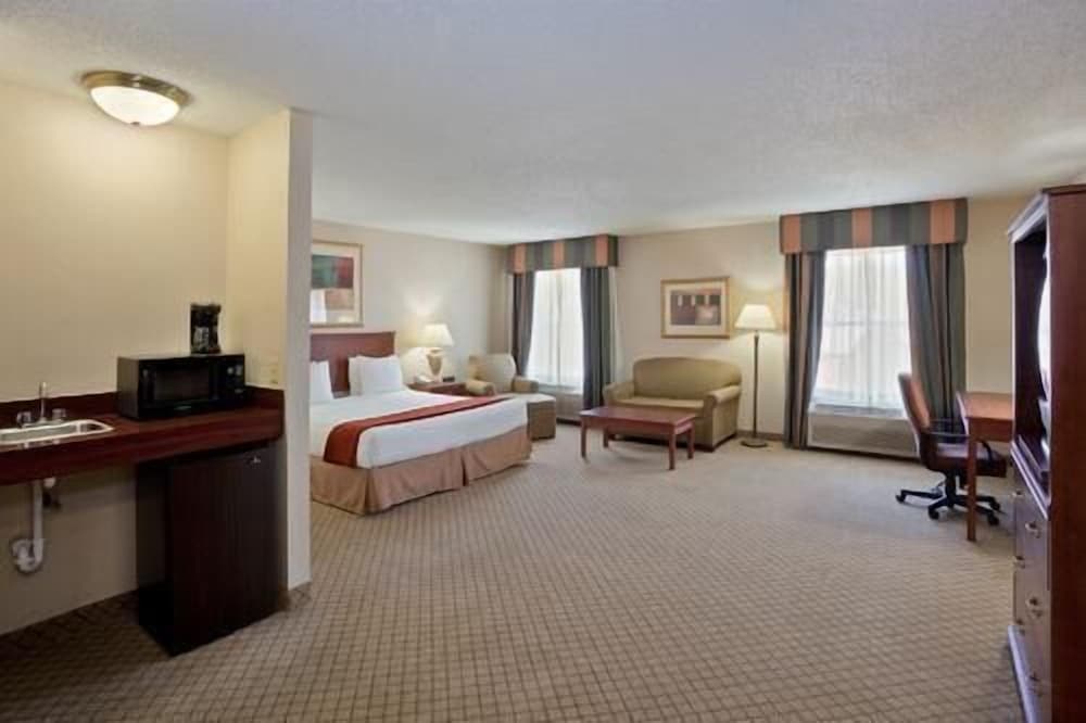Days Inn by Wyndham Dodge City 26/56