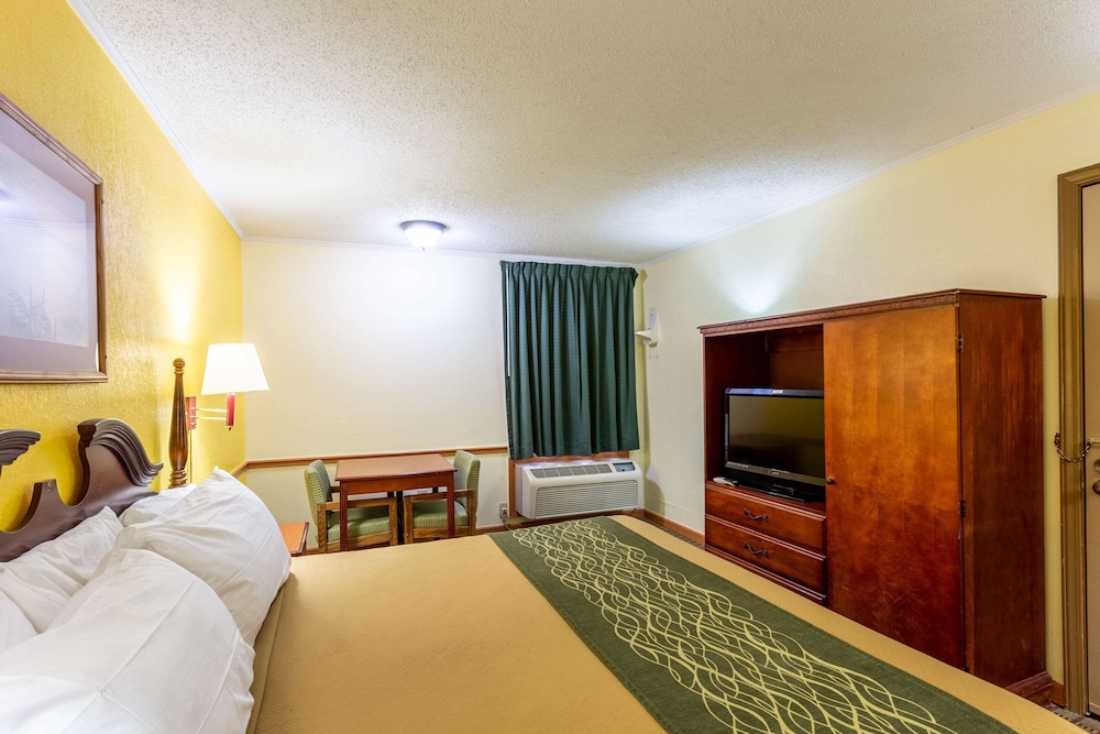 Econo Lodge Morgantown 12/31