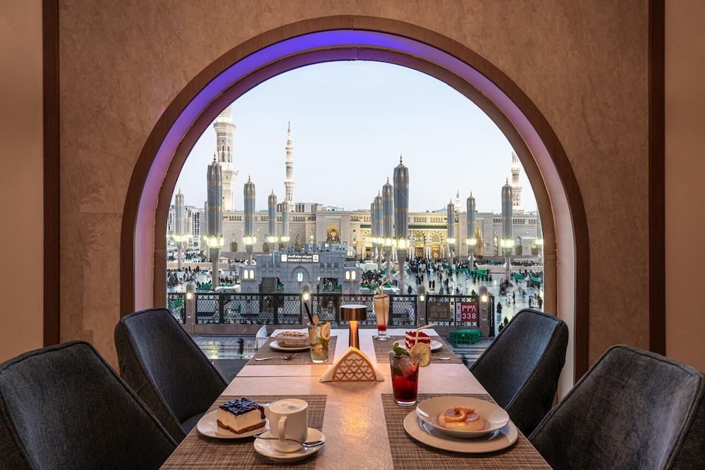 الذهبي جولدن توليب(Golden Tulip Al Zahabi) 42/50