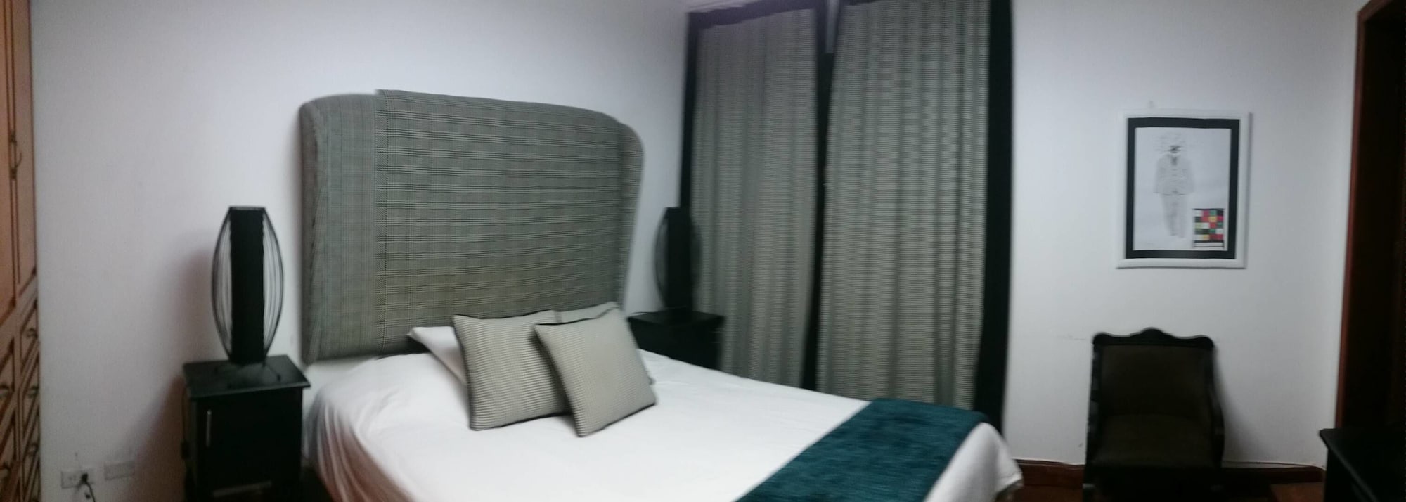 SIGNATURE, QUEEN BED, PRIVATE BATHROOM