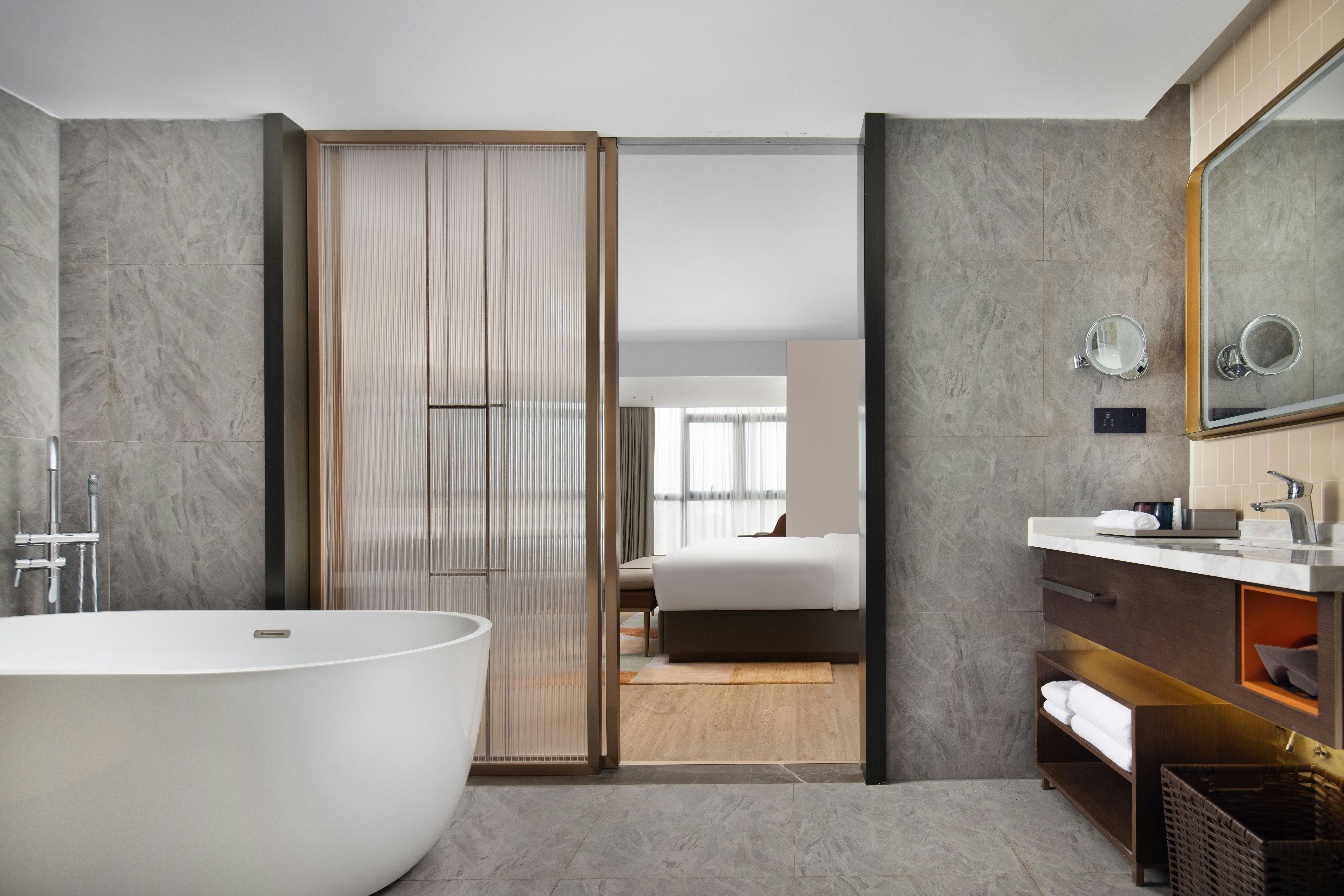HOME2 SUITES BY HILTON Naning 42/43