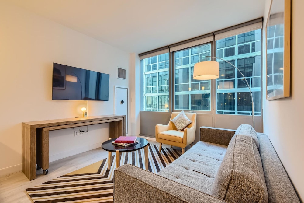 Sentral Michigan Avenue 43/58