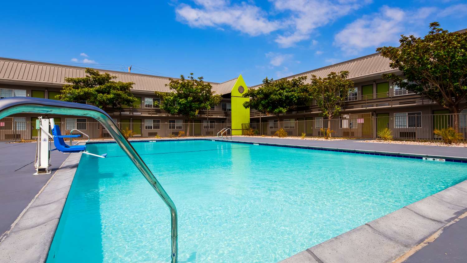 Surestay Plus Hotel By Best Western Point Richmond 29/37