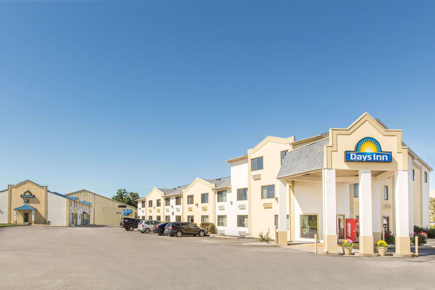Days Inn by Wyndham Effingham 14/16