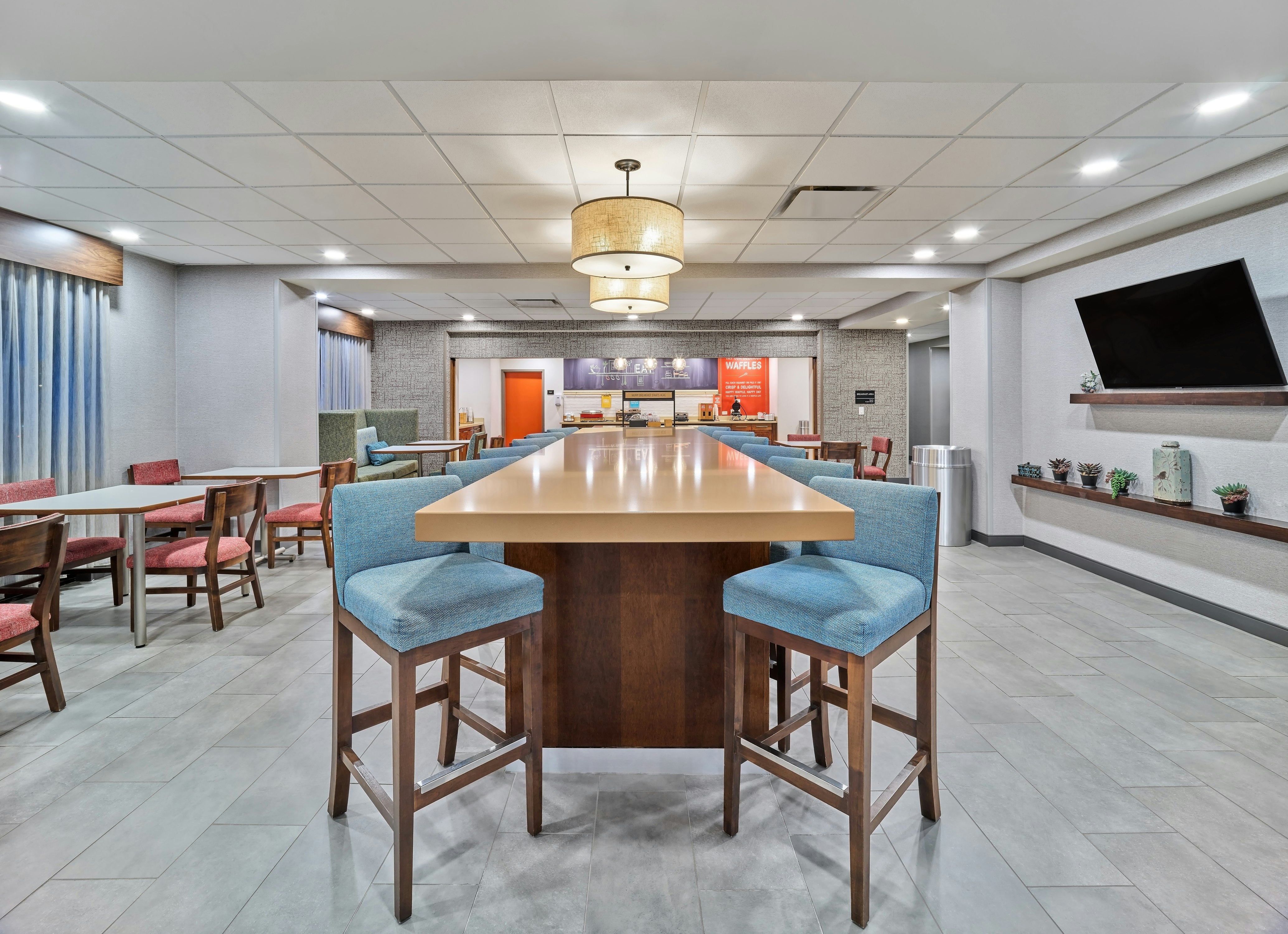 HAMPTON INN OMAHA MIDTOWN-AKSARBEN AREA 40/50