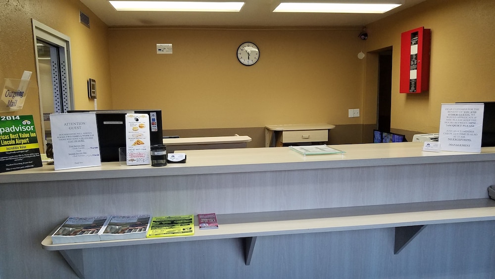 Americas Best Value Inn Lincoln Airport 8/32