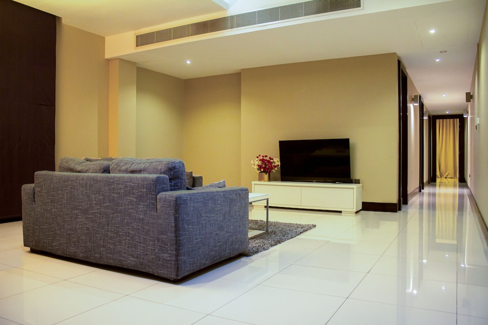 Blaire Executive Suites 13/58
