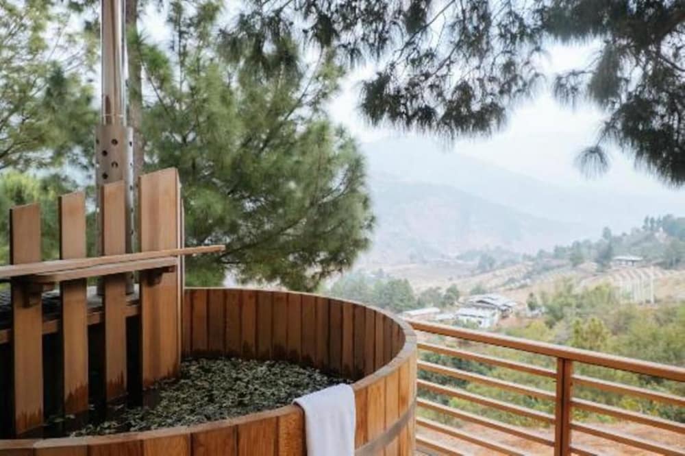 DHENSA BOUTIQUE RESORT 24/33