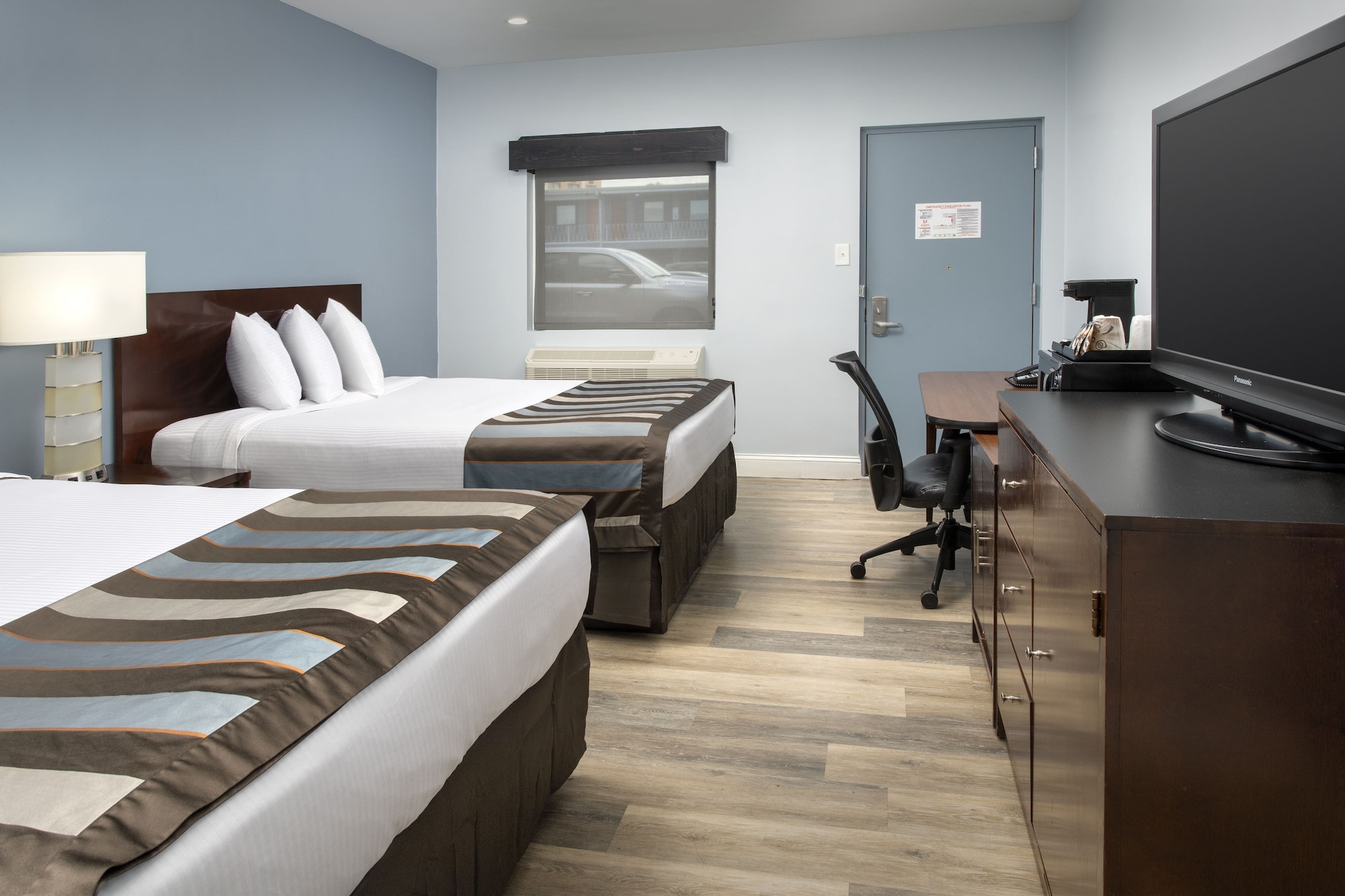 DELUXE, 2 QUEEN BEDS