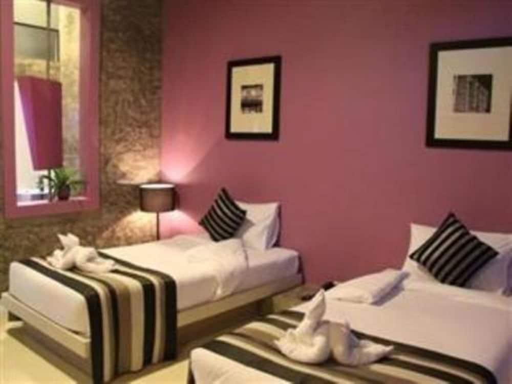 The B Ranong Trend Hotel 24/70