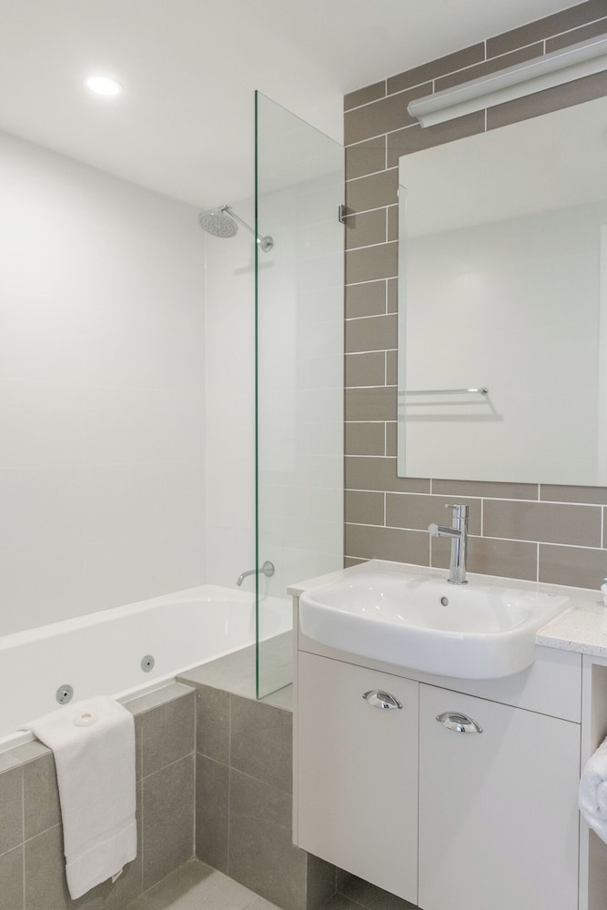 2 Bedrooms, Villa, King and Twin Beds, Beach Front، Broadwater Beach Resort Busselton 9/10