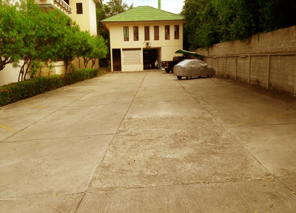 Bacchus Home Resort 66/77