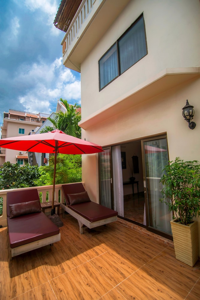 Reaksmey Chanreas Hotel 48/49