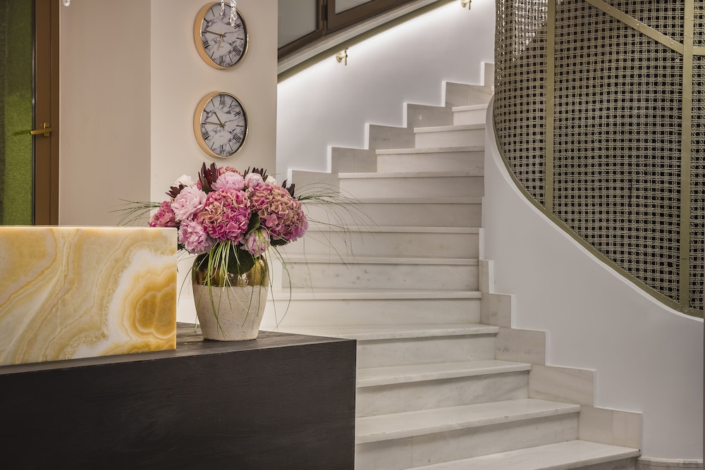 Royalty Hotel Athens 20/37