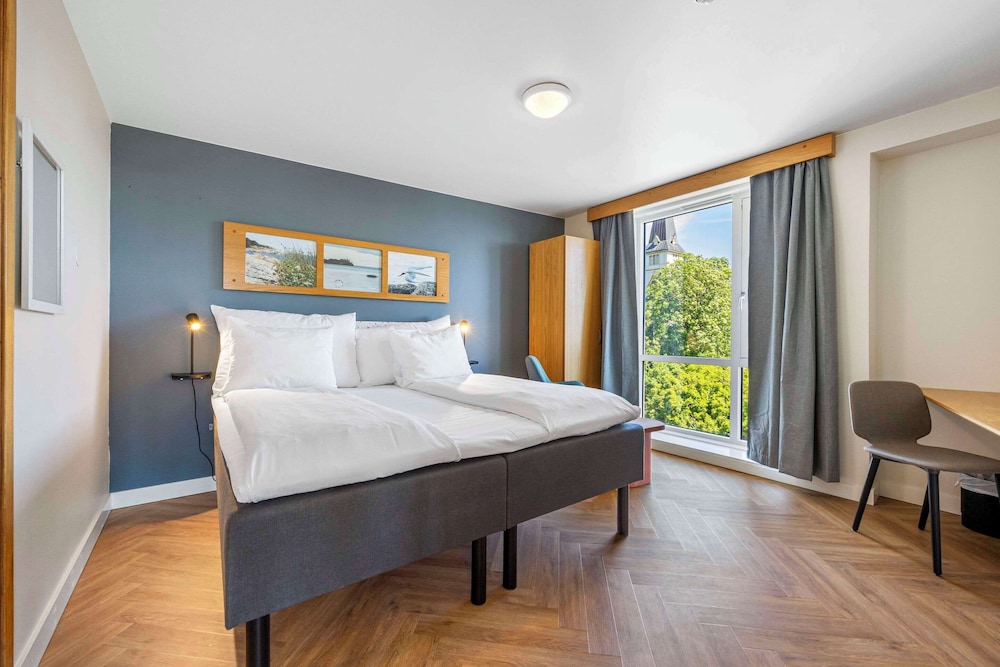 Home Hotel Grimstad 25/61