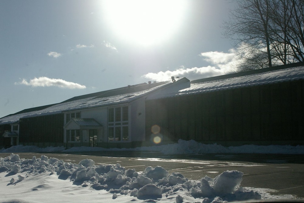 Travelodge By Wyndham Lincoln Near White Mountain 46/53