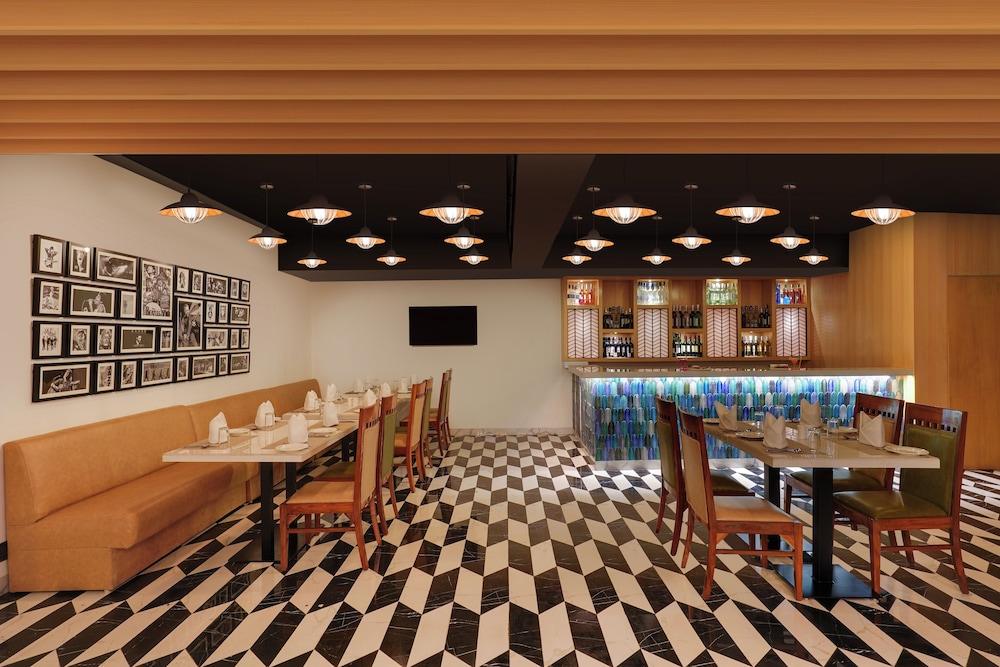 Lemon Tree Hotel, Centre Point, Jamshedpur 34/46