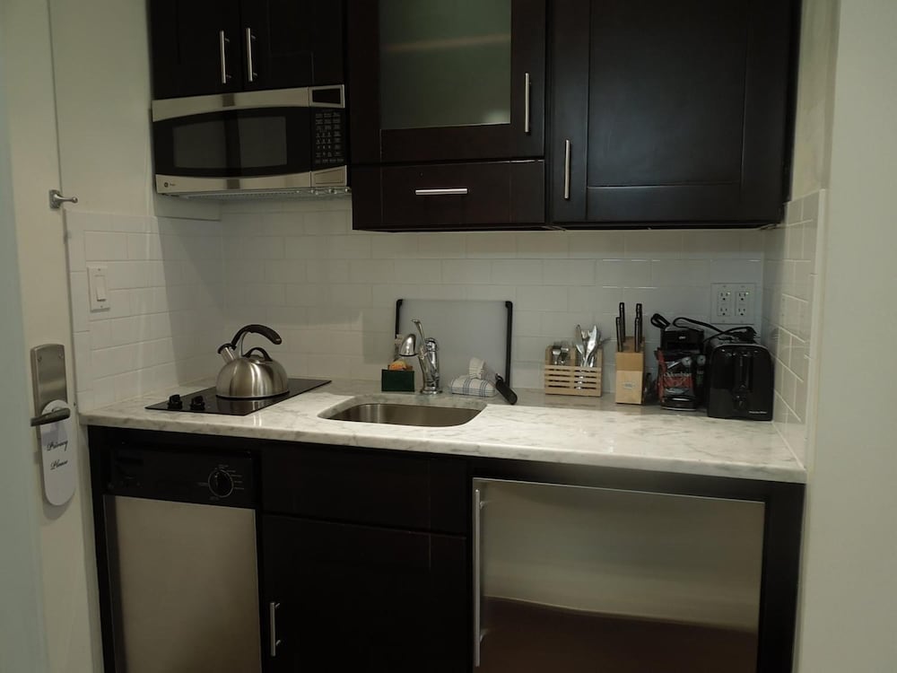 East Village Hotel 47/50
