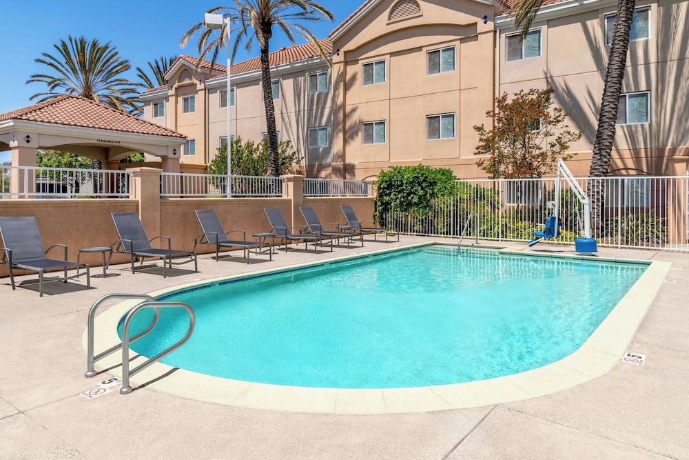 Fairfield Inn Suites San Francisco San Carlos 44/50