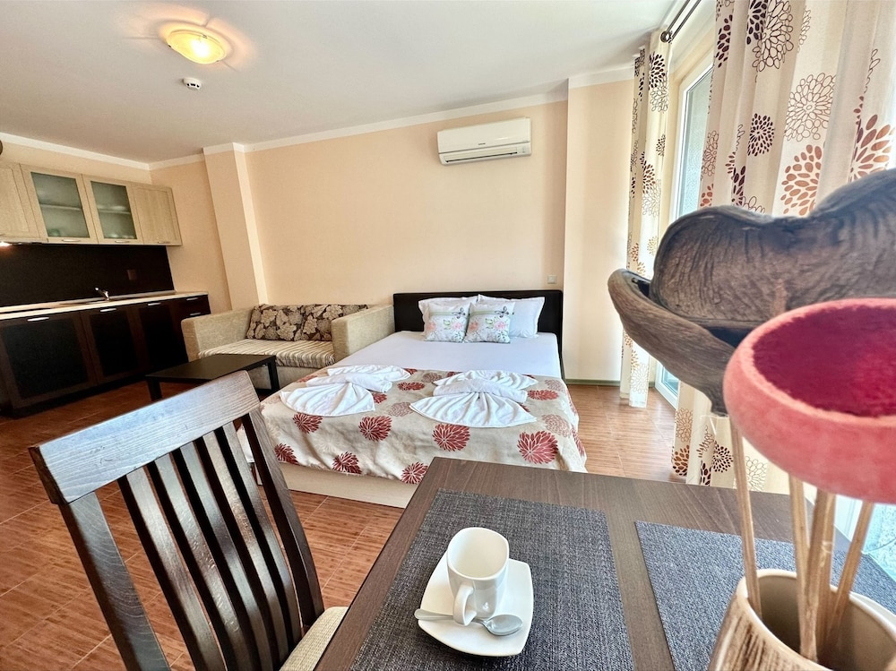 Menada Sunny Beach Plaza Apartments 33/50