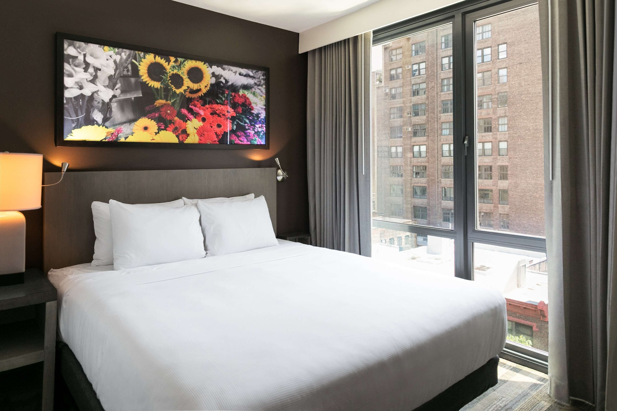 ROOM, KING BED