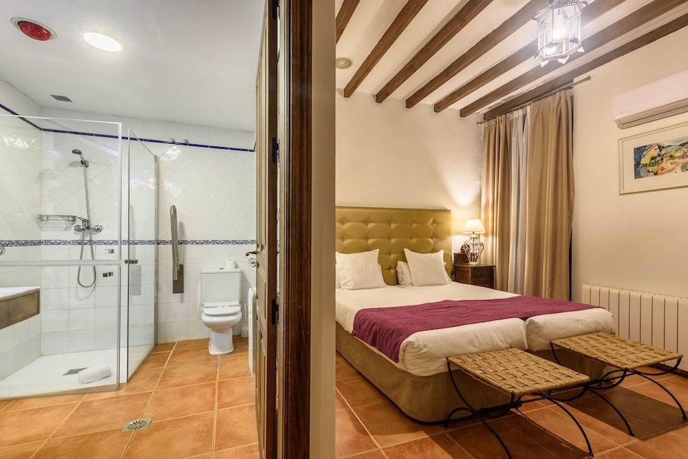 Hotel Palacio de Santa Ines 23/75