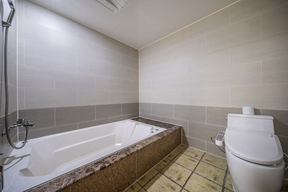 Seowon Tourist Hotel 18/20