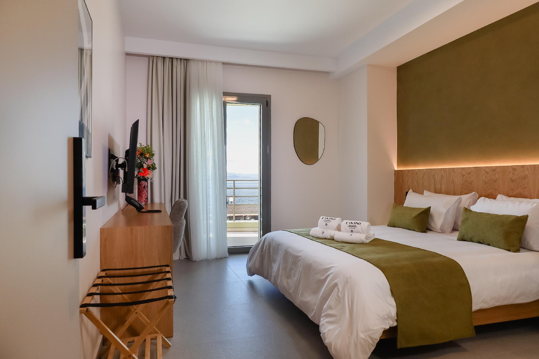 Standard, 2 Beds, Atrium View, Balcony