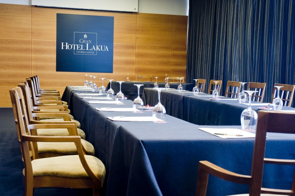 Gran Hotel Lakua 40/49