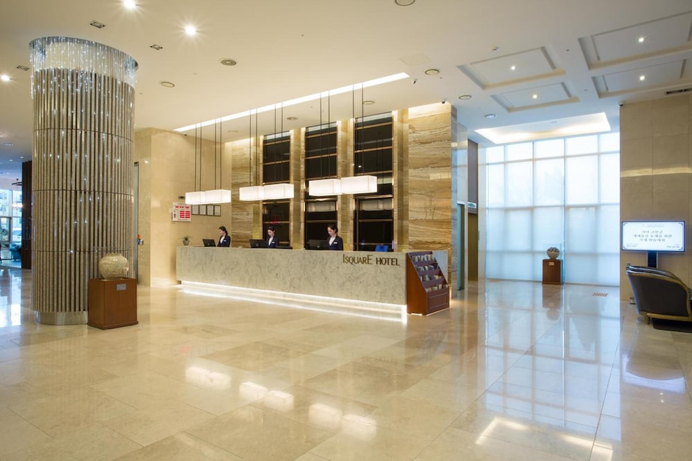 Isquare Hotel 6/50