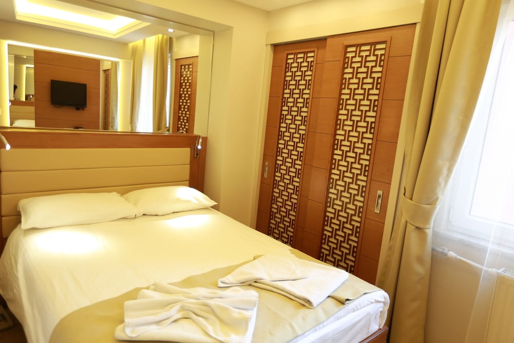 Sirkeci Park Hotel 31/68