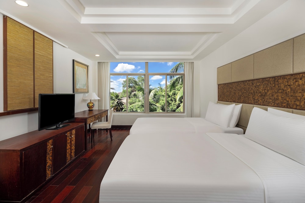 Grand Mercure Sanya Yalong Bay 12/38