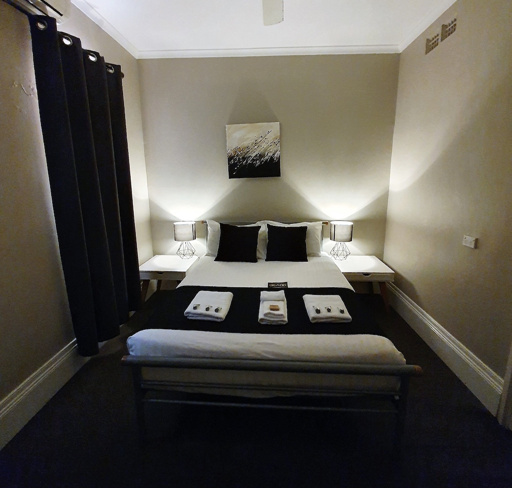 The Grand Hotel 13/50