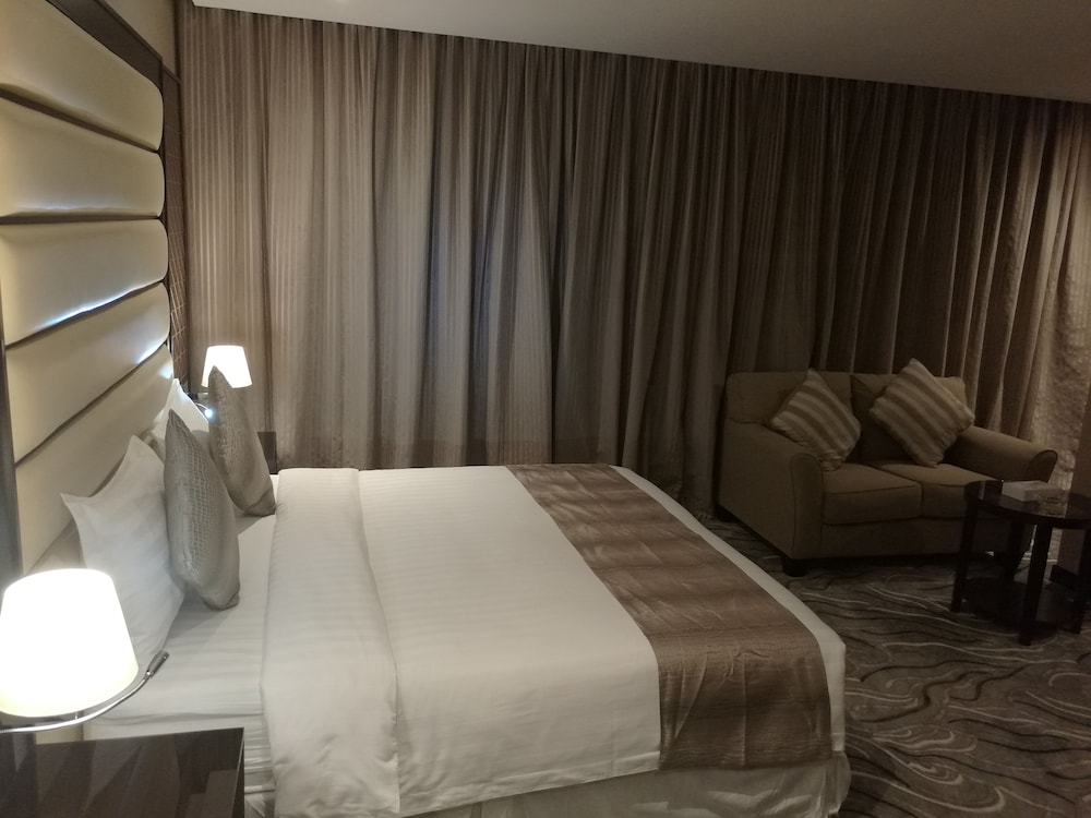 فندق نافيتي ورويك الخبر(Naviti Warwick Al Khobar Hotel) 17/39
