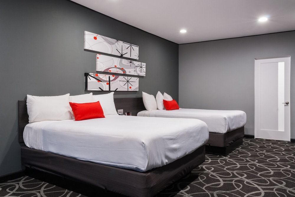 Astro Pasadena Hotel 14/45
