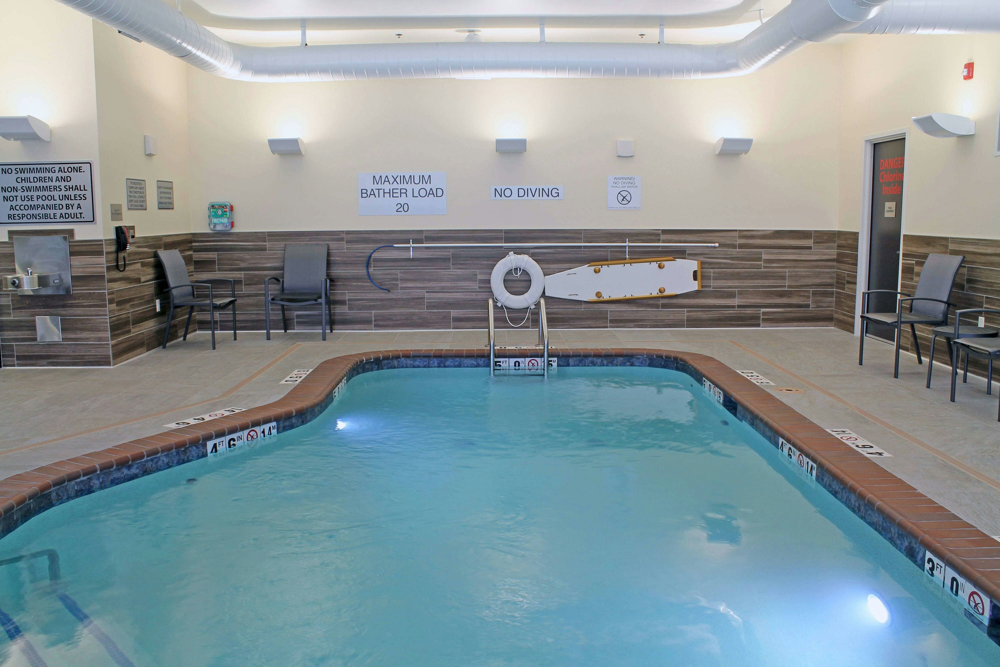 Fairfield Inn & Suites by Marriott St. Louis South 2/9