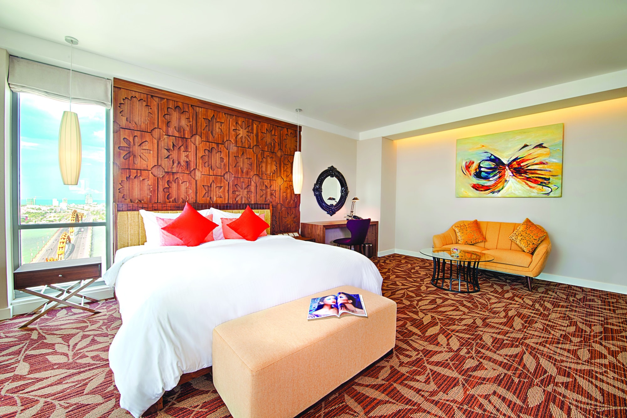 GRAND, SUITE, KING BED
