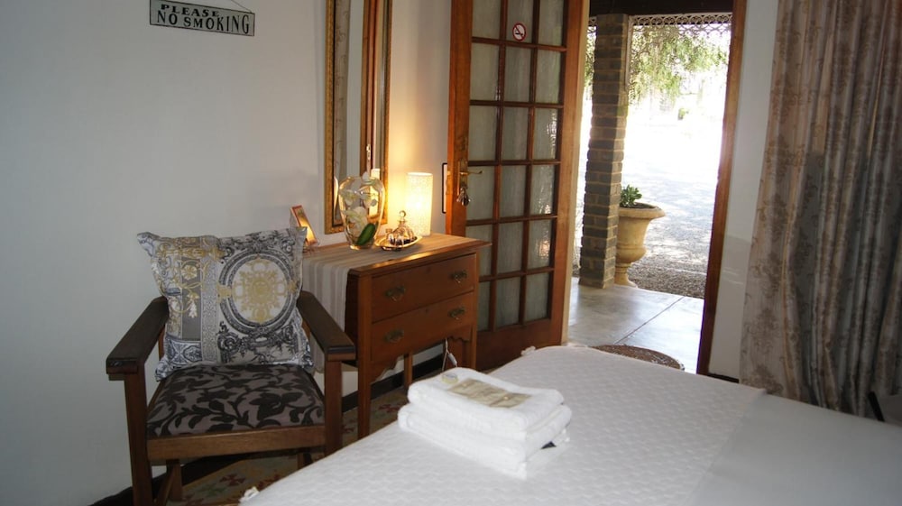 Cunningham Cottage Guest House 11/45