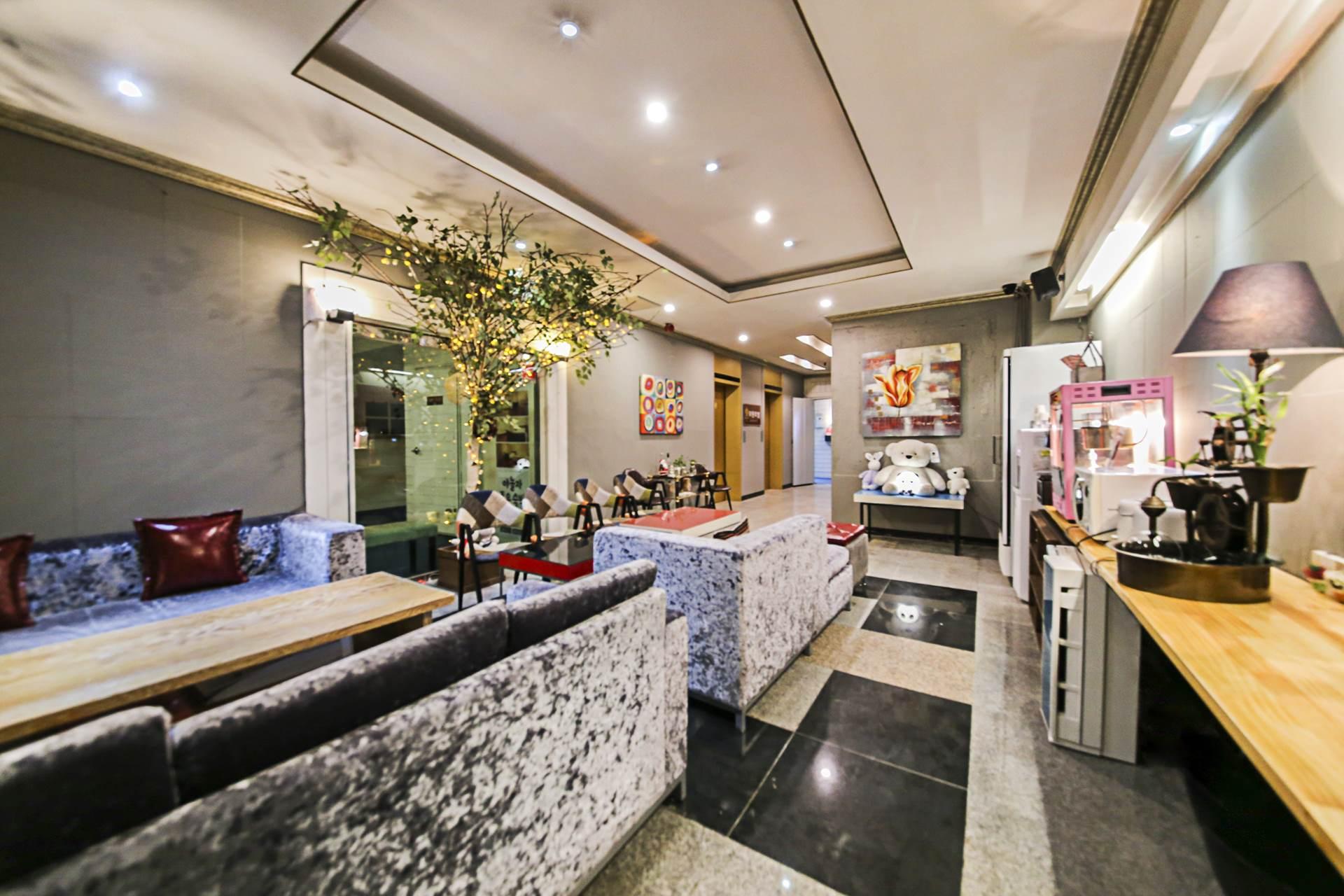 Mowon Hotel 62/71